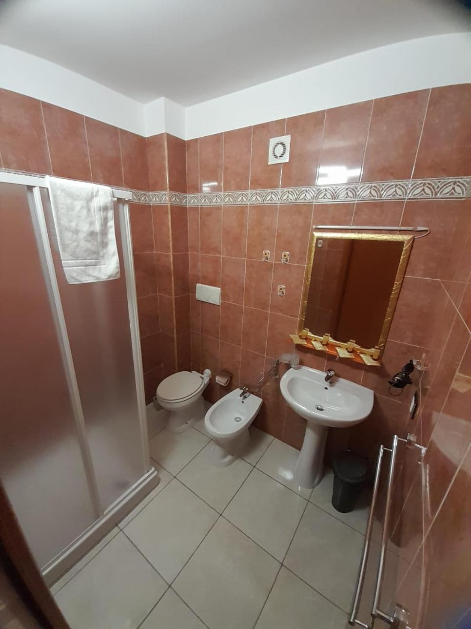 B&B La Ninfa Del Lago Лезина Экстерьер фото