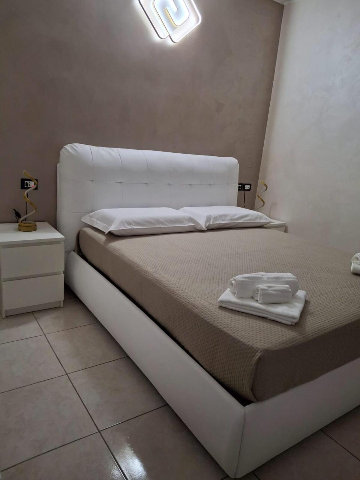 B&B La Ninfa Del Lago Лезина Экстерьер фото