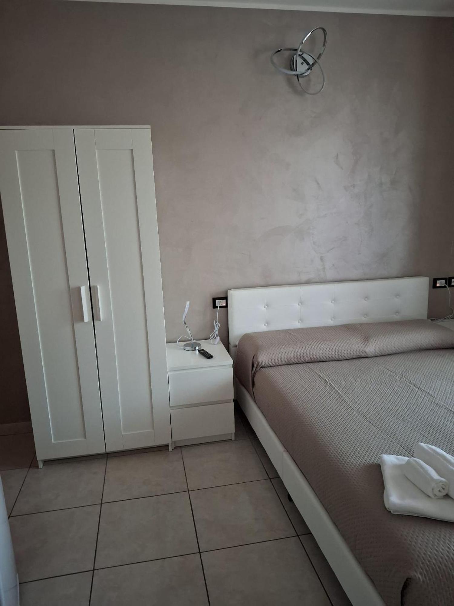 B&B La Ninfa Del Lago Лезина Экстерьер фото