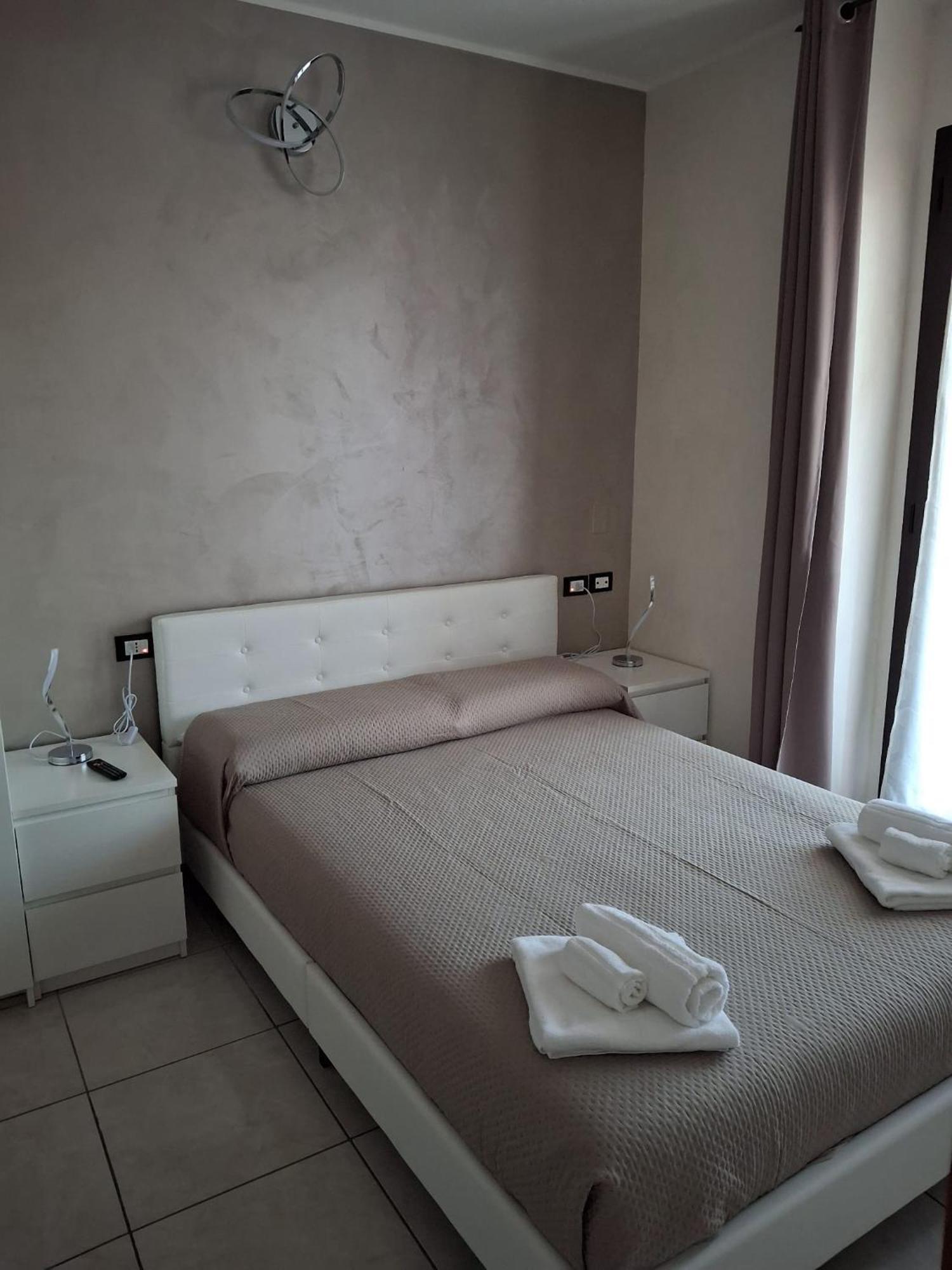 B&B La Ninfa Del Lago Лезина Экстерьер фото