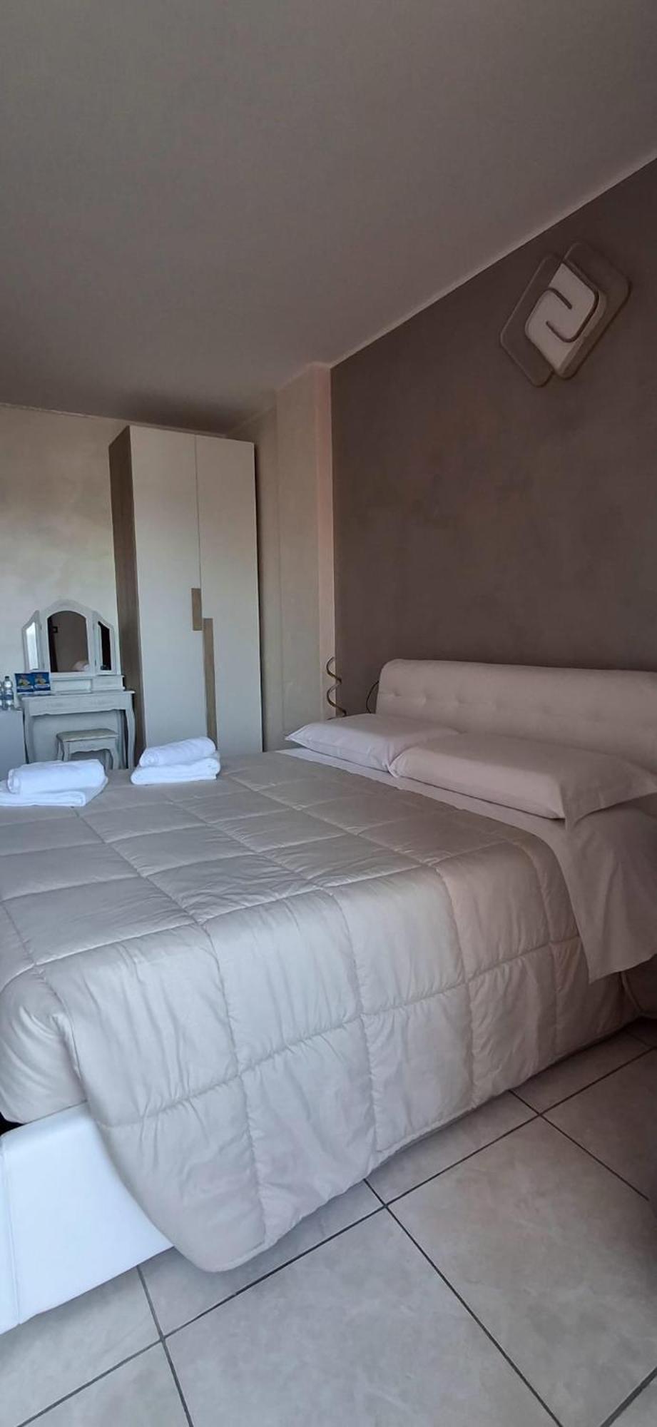 B&B La Ninfa Del Lago Лезина Экстерьер фото