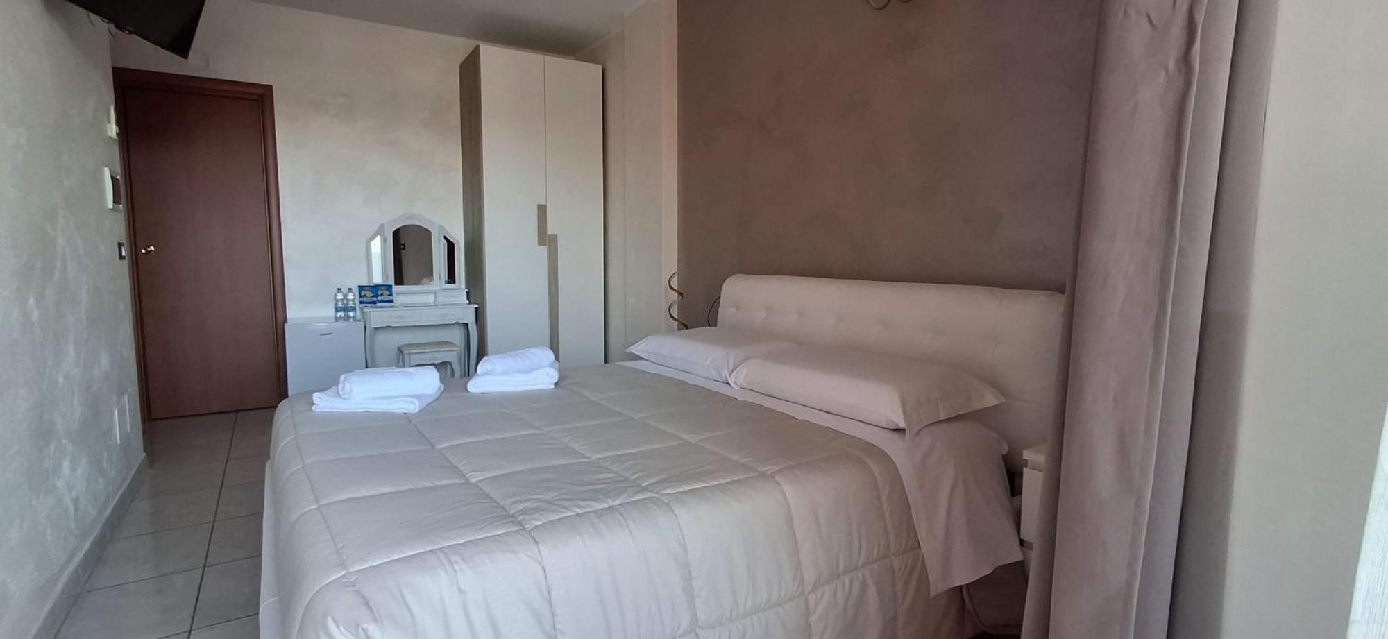 B&B La Ninfa Del Lago Лезина Экстерьер фото