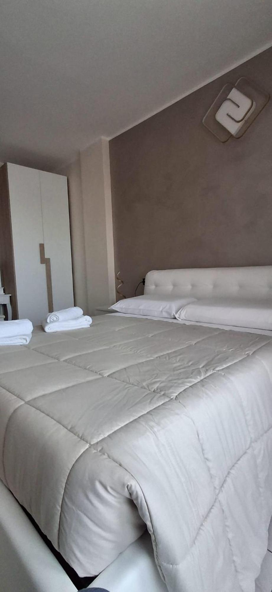B&B La Ninfa Del Lago Лезина Экстерьер фото